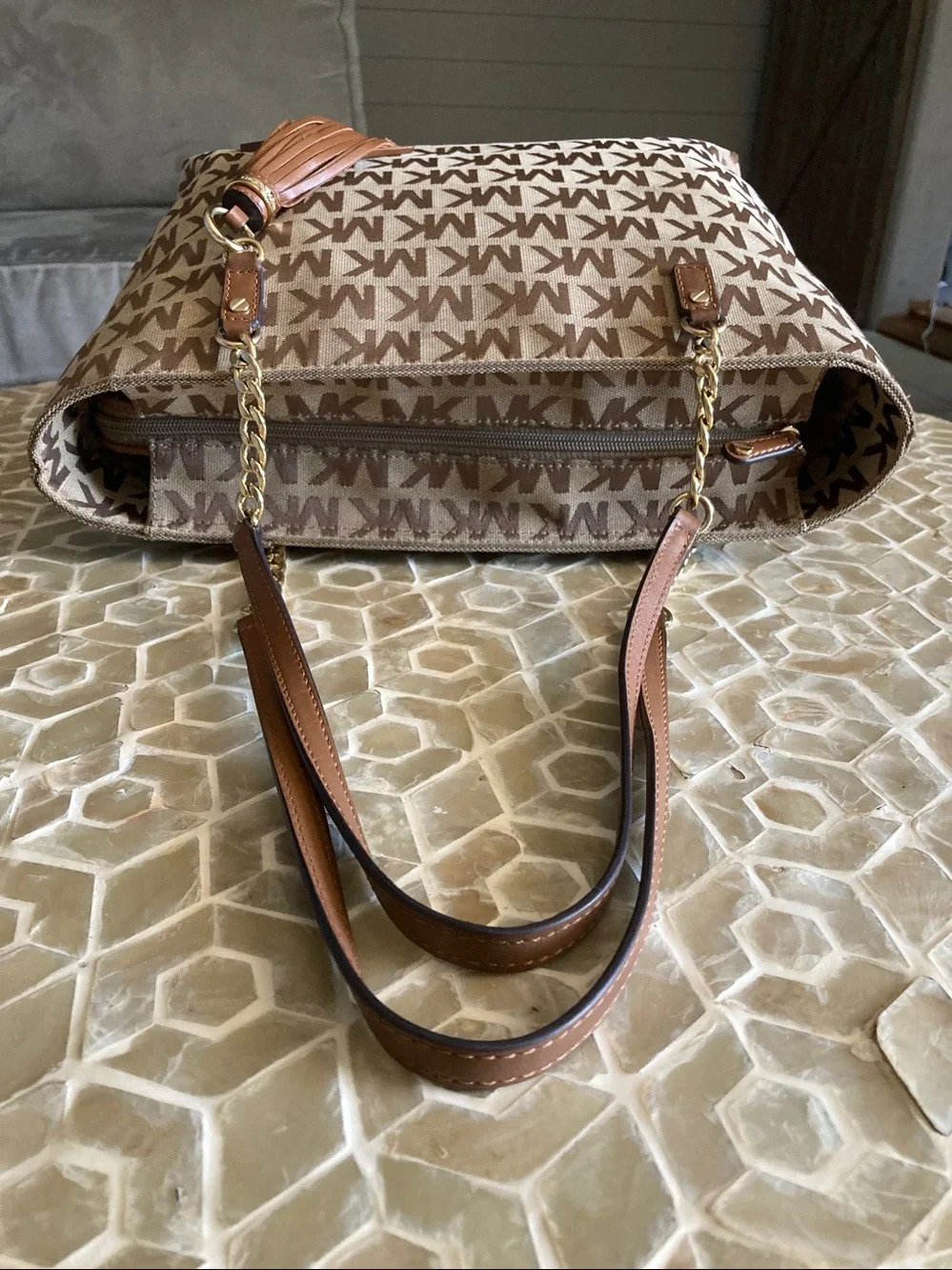 Michael Kors Jet Set EW Tassel Chain Tote